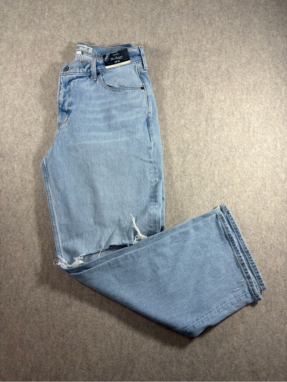 Abercrombie & Fitch Curve Love Low Rise Baggy Jeans Light Wash 29 / 8S Short NWT